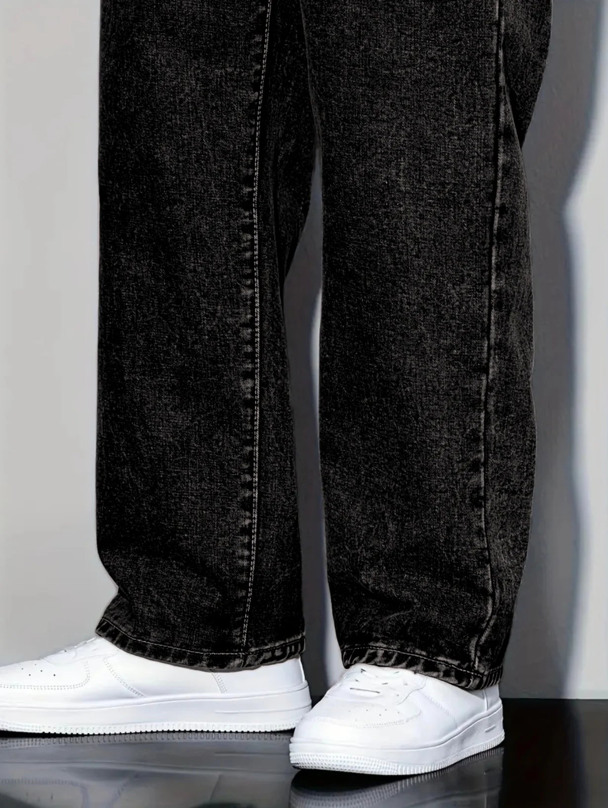 Men's Loose-fit Straight-leg Jeans  Durable and Washable Men's Denim Trousers for Men  Perfect Gift for Boyfriends and Husbands